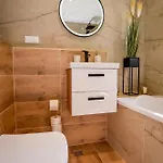 Perla Bialki Z Jacuzzi