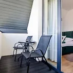 Perla Bialki Z Jacuzzi Chalet *