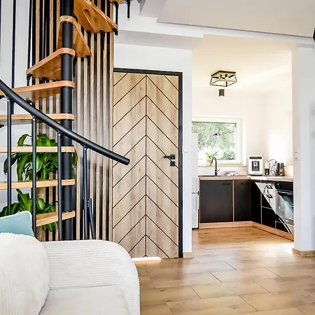 Perla Bialki Z Jacuzzi