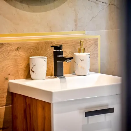 Perla Bialki Z Jacuzzi Chalet *