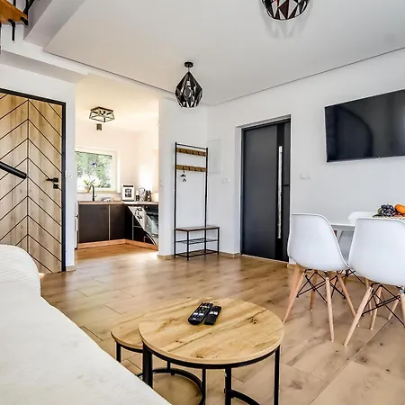 Perla Bialki Z Jacuzzi Chalet