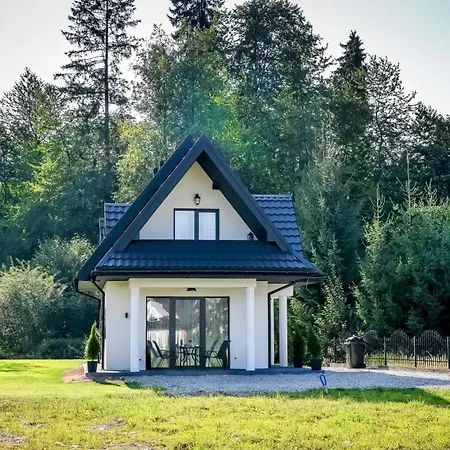 Perla Bialki Z Jacuzzi