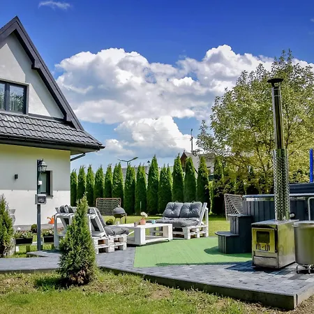 Perla Bialki Z Jacuzzi