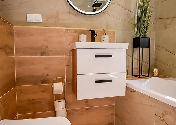 Perla Bialki Z Jacuzzi