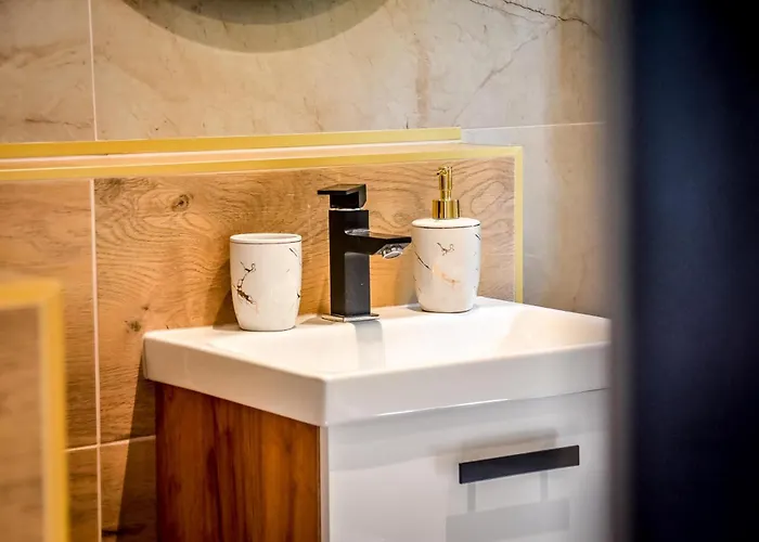 Perla Bialki Z Jacuzzi Alpehytte *