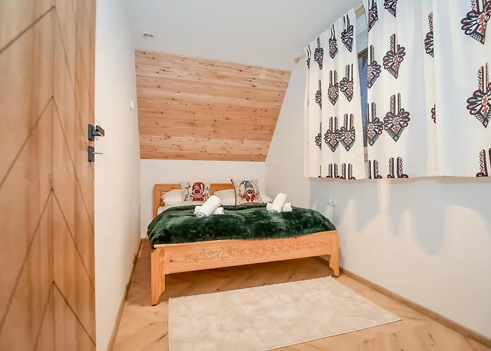 Perla Bialki Z Jacuzzi